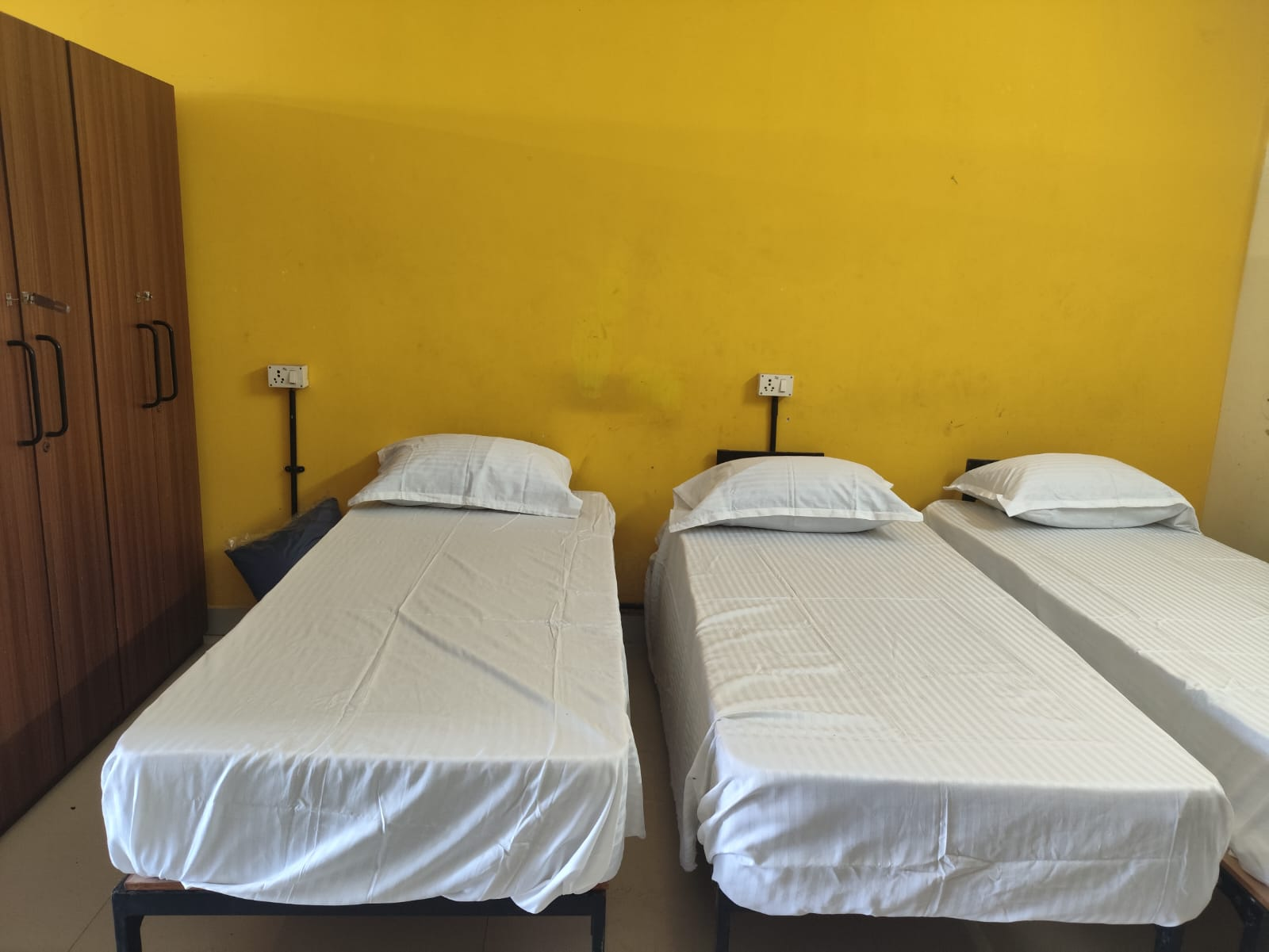 3-sharing room