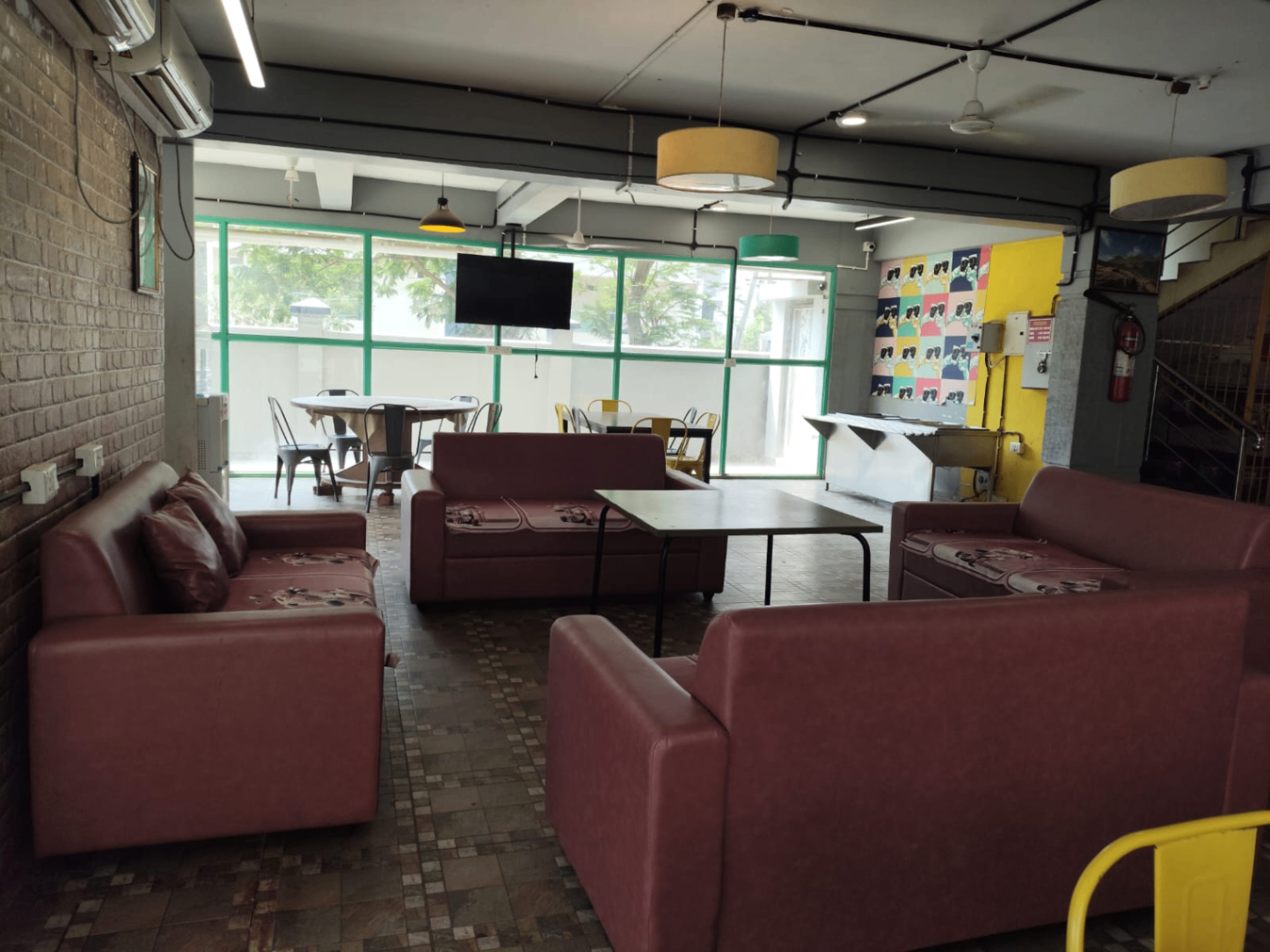 Lounge & dining view